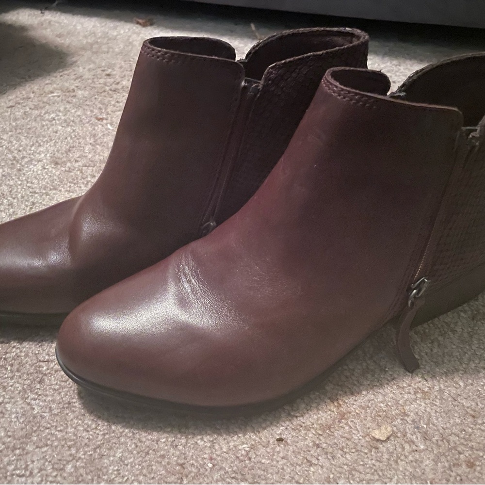 Women's Brown Ankle Boots Clark’s size 11